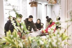 新春开市生意畅旺 跟着记者去轻纺城、四时青逛